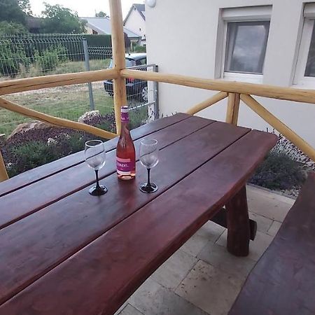 Lali Apartman Balatonudvari Zewnętrze zdjęcie